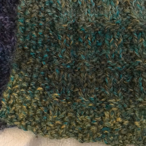 Four artist created knitted placemats - Picture 4 of 5